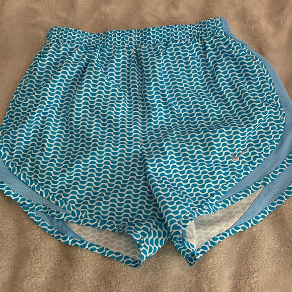 Nike Shorts - Picture 1 of 3